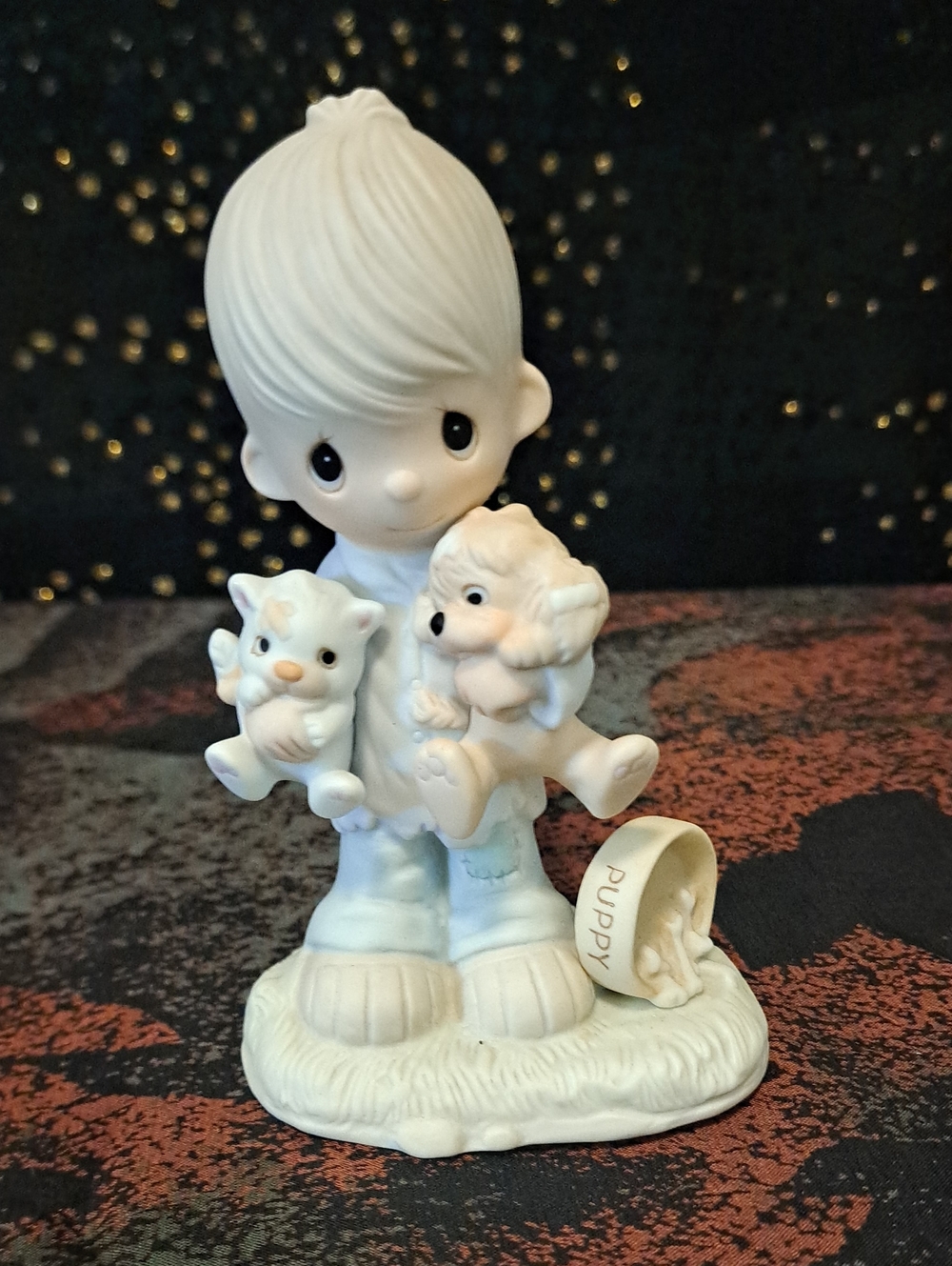 Vintage 1979 Precious Moments "Blessed Are The Peacemakers" Figurine E-3107